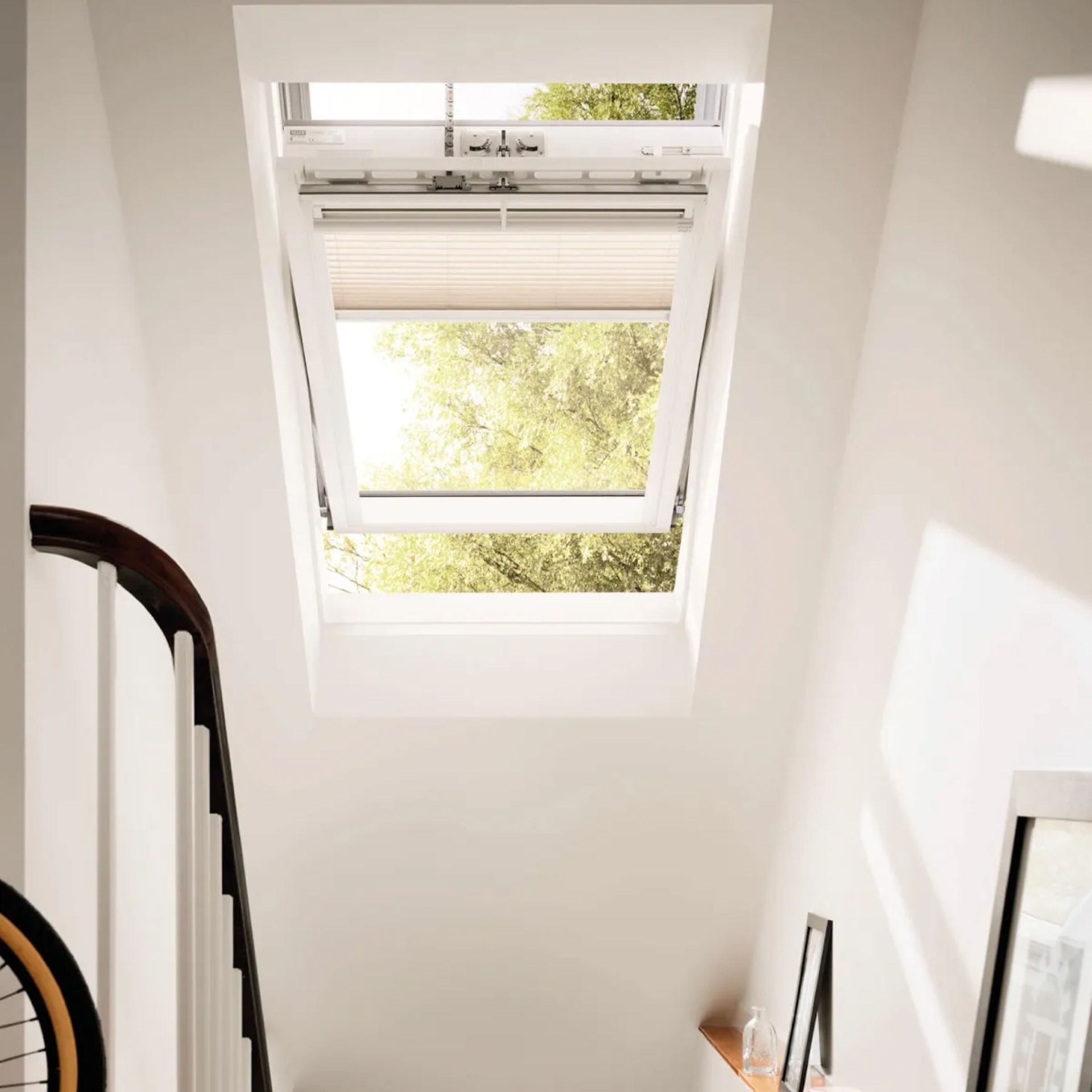 Janela VELUX GGL INTEGRA® Solar Basculante